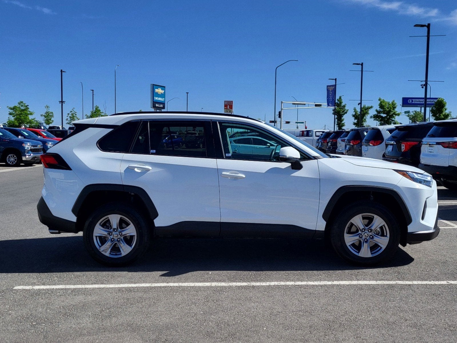 Used 2022 Toyota RAV4 XLE with VIN 2T3W1RFVXNW191637 for sale in Albuquerque, NM